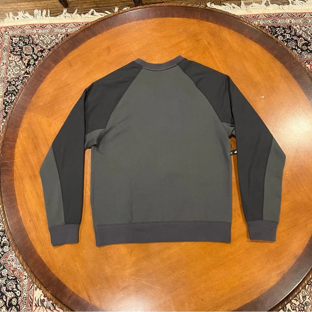 NWT $70 Nike Men’s Standard Fit Hybrid Sweatshirt Gray/Red Pullover Small Crew